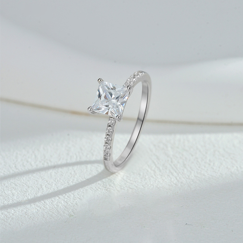 Edge of Devotion Zircon Ring – S925 Silver, Commitment & Elegance